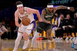 奥斯汀-里夫斯：NBA最强落选秀崭露头角