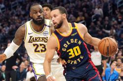 NBA传闻：勇士队与湖人(rén)队或在交易截止日前进行(xíng)重(zhòng)大阵容調(diào)整(zhěng)