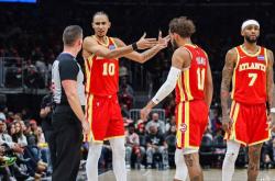 离谱裁判误判致公牛逆转战胜老鹰，最后两分钟报告(gào)確(què)认错误