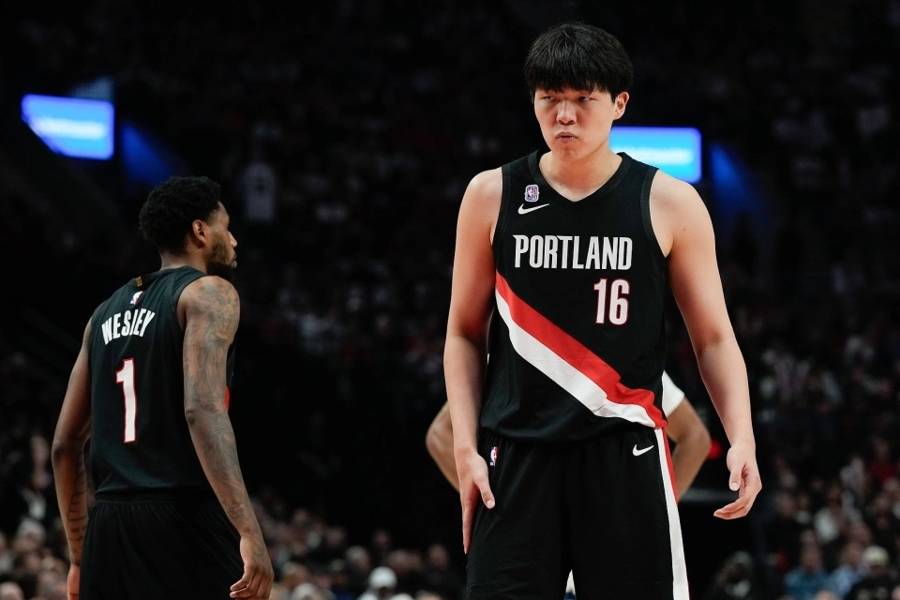 NBA常规赛开局表现未达预期，杨瀚森该何去何从？