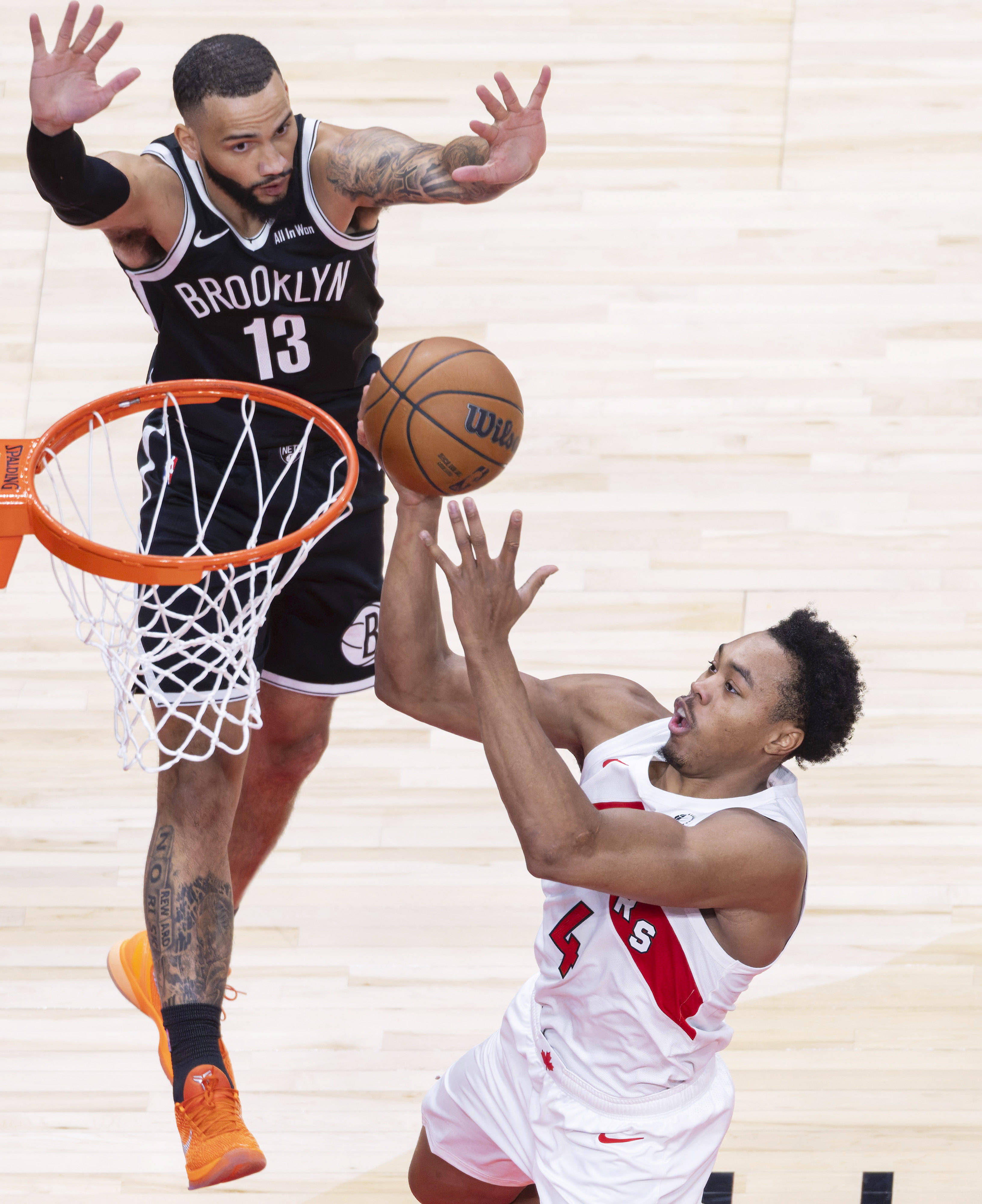 （体育）篮球——NBA季前赛：猛龙胜篮网