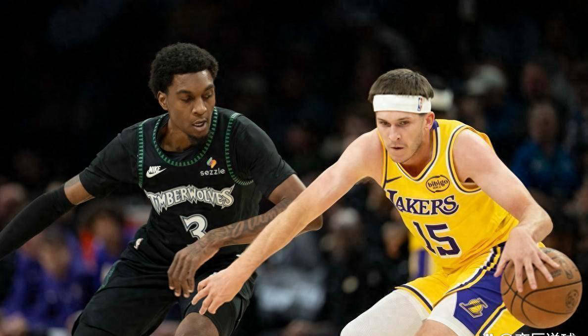 奥斯汀-里夫斯：NBA最强落选秀崭露头角