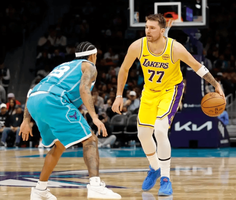 NBA最新排名！马刺力压湖人，勇士两队渔翁得利，快船无缘附加赛区