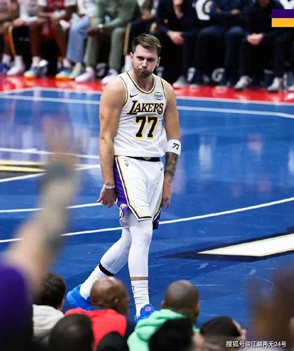 NBA得分榜大乱！5人得分30+，库里升第7，杜兰特19，4人抢得分王