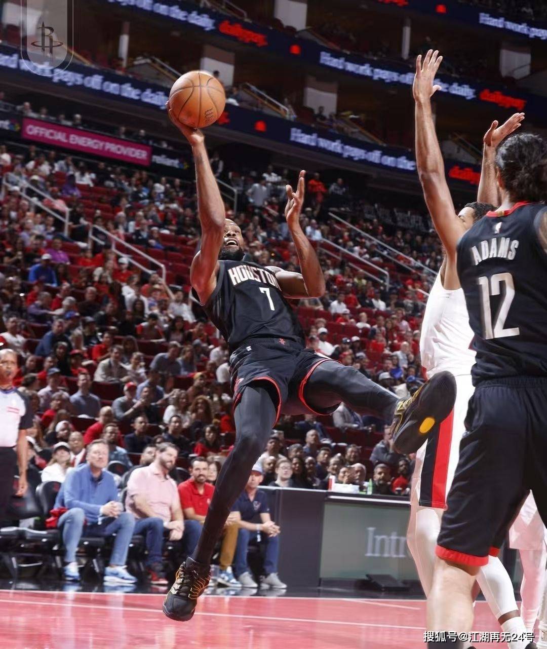 NBA得分榜大乱！5人得分30+，库里升第7，杜兰特19，4人抢得分王