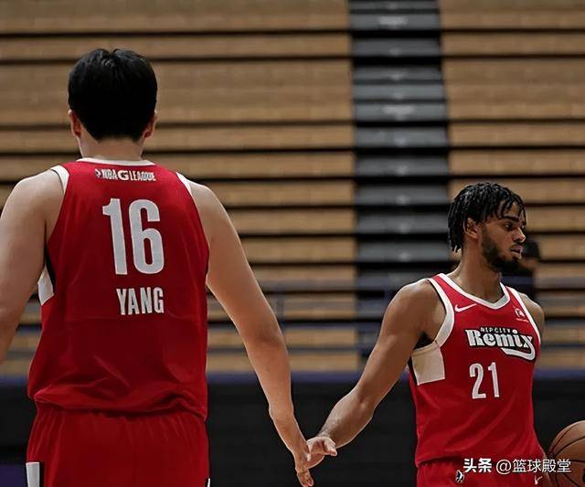 杨瀚森背靠背两双！体能+单打已无需担忧，若提升2点NBA轮换有戏