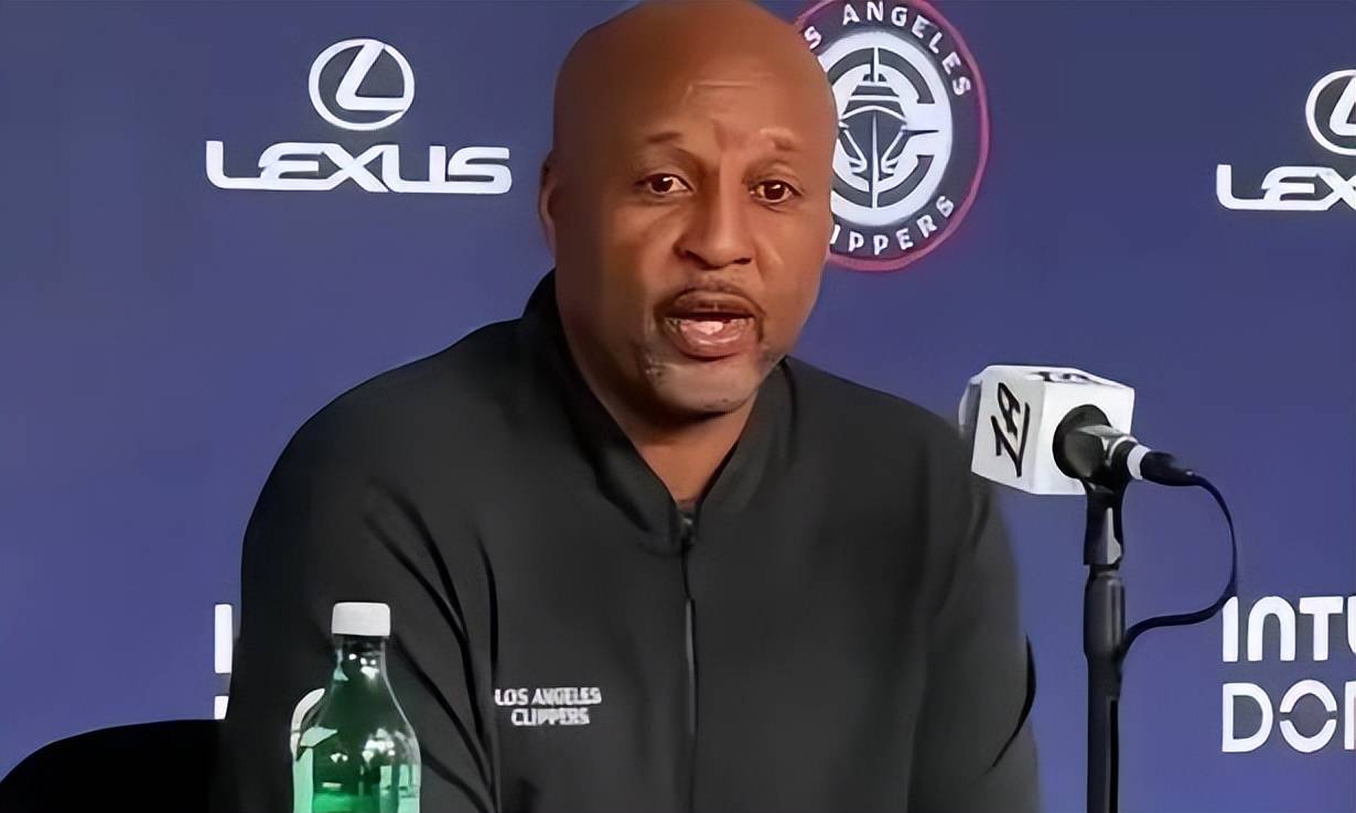 难看！小卡压哨绝杀，NBA最老球队：你们没有退路！