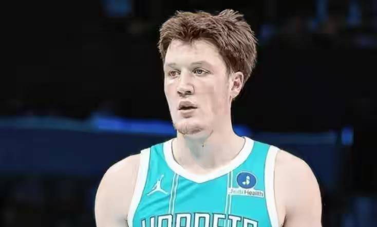 NBA月最佳榜单，约基奇斩获最佳球员，弗拉格获最佳新秀，雷霆双星闪耀