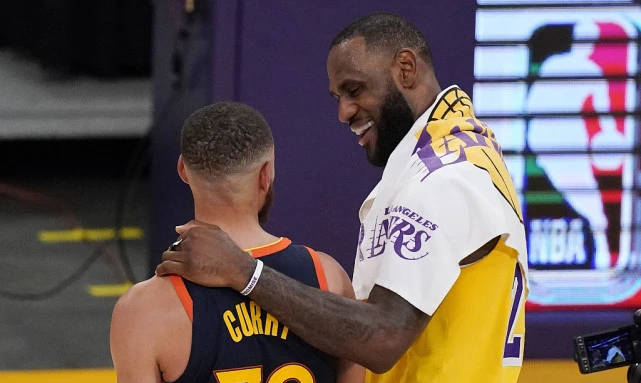 NBA历史最佳阵容：库里、科比、邓肯入选！