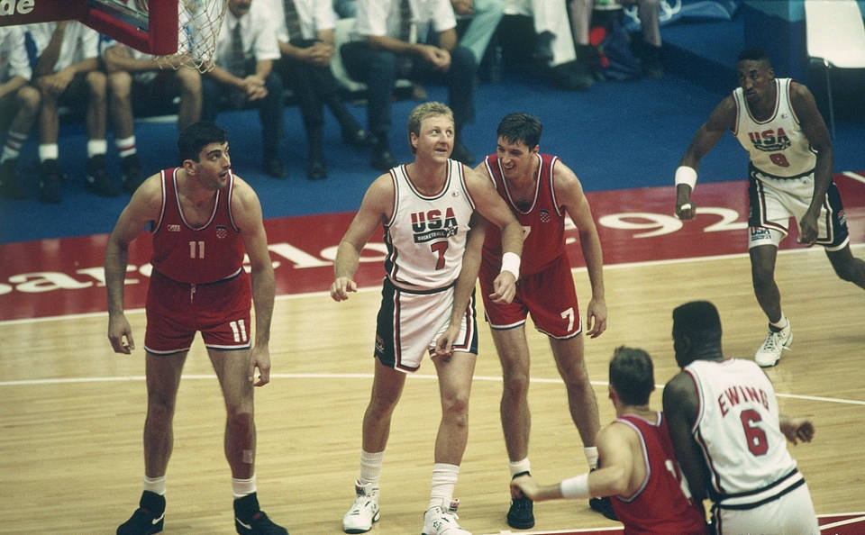 NBA历史最佳阵容：库里、科比、邓肯入选！