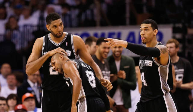 NBA历史最佳阵容：库里、科比、邓肯入选！