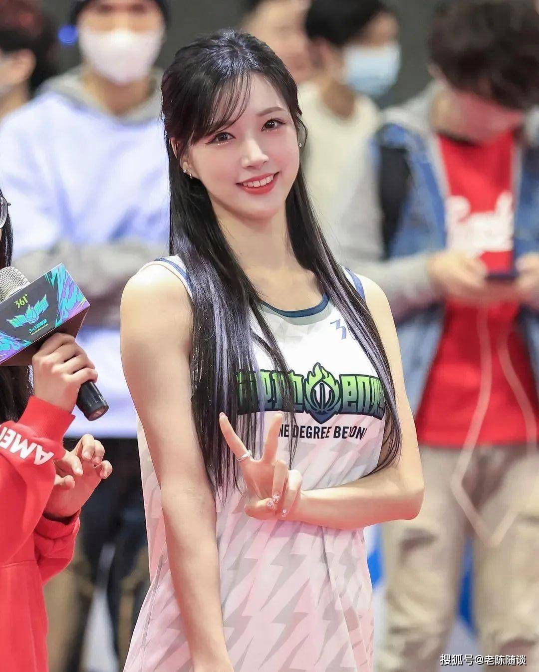 台湾球队啦啦队的新宠“釜山女神”李晧禎