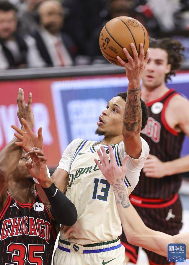 NBA常规赛：雄鹿胜公牛