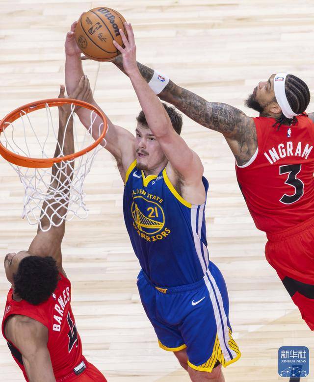 篮球丨NBA常规赛：猛龙胜勇士