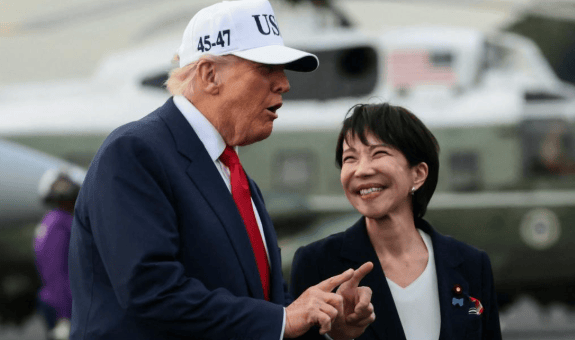 日本政坛突发“大地震”，首相月底或换人？高市早苗找上李在明，中国被点名