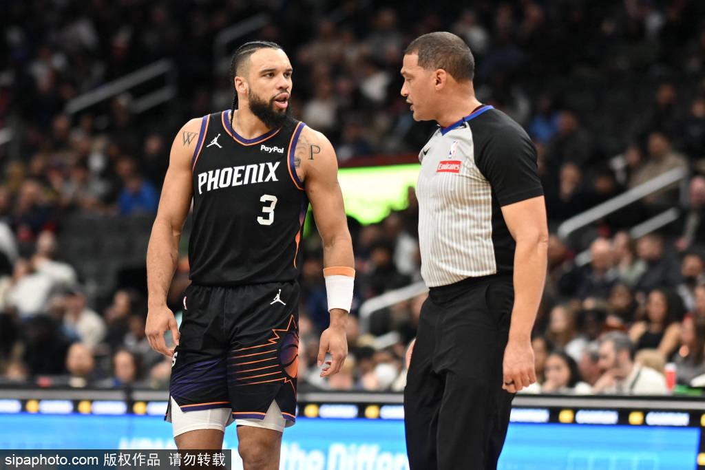 德文·布克0.7秒绝杀三分，太阳逆转雷霆